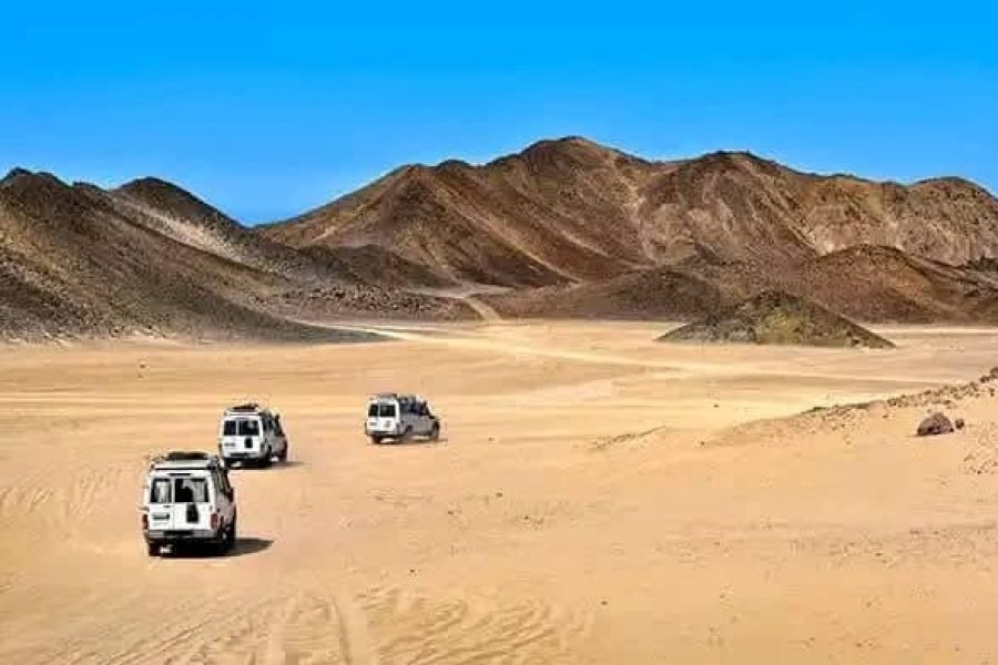JEEP 4×4 SAFARI EXCURSION IN HURGHADA DESERT WITH DINNER BBQ AND SHOW